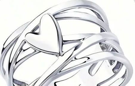 Heart lined Ring