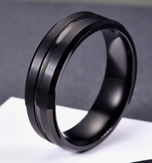 Black groove ring